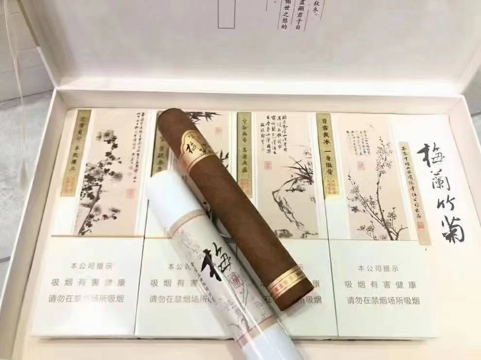 王冠梅兰竹菊